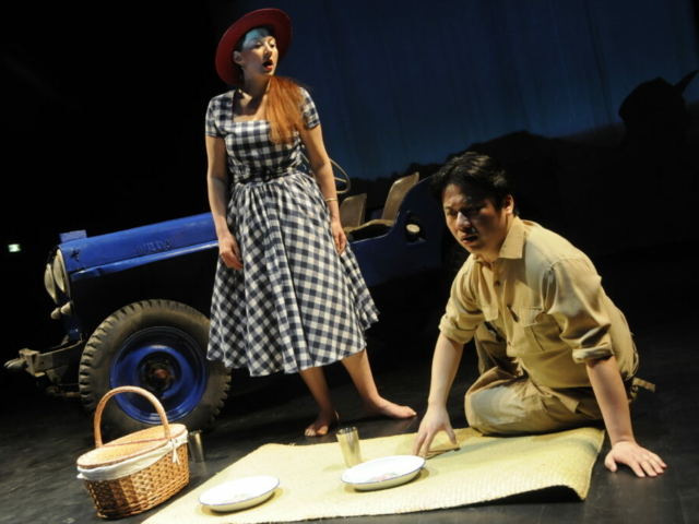 Elisabeth (Anne-Marguerite Werter), Chin (Heng Shi) - Photo Phillipe Moulin