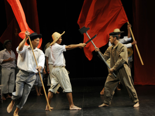 Le ballet révolutionnaire - Credit photo Phillipe Moulin