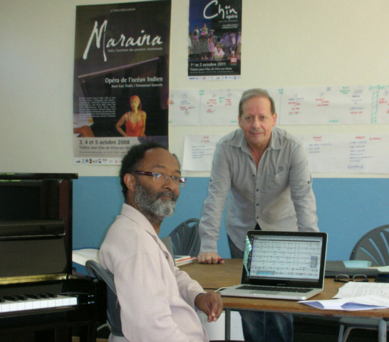 J-L.Trulès et E.Genvrin à l'écriture dans les locaux de Saint-François en aout 2013