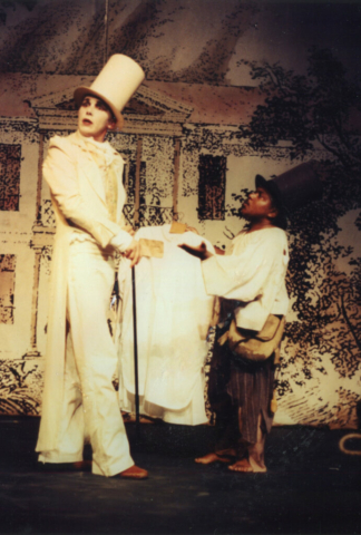 La vente de chemises. Baudelaire (Th.Mettetal), Brutus (A.Dormeuil) – Photo Ph.Moulin