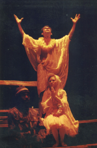 Waco (M. Maâch) et la vierge (N.Payet) Photo B. Lucas