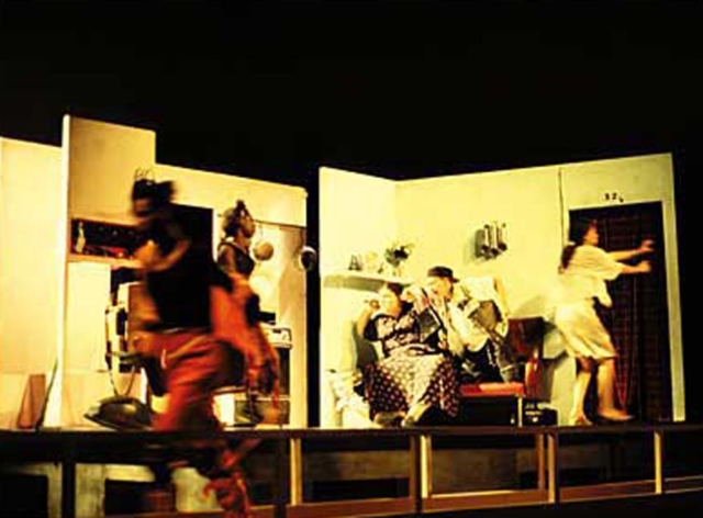 Panique. Kaf (D.Iva)), Jose (M.Imara),Zelle (N.Dambreville), Coca (N.Payet), Man (R.Pothin) – Photo E.Cambou