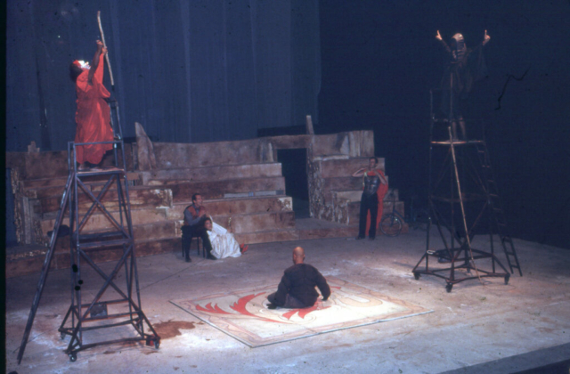 Théâtre dans le théâtre. Raphaël (A.Dormeuil), Césaire (G.Lafrance), Le-Peuple (A.Aloual Dumazel), Belzébuth (D.Perrine) Photo-B. Lucas