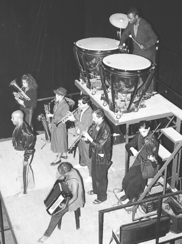L'orchestre. A.Aloual Dumazel, R.Pothin, N.Leichnig, A.Dormeuil; G.Vidal; P.-L.Rivière, S.Daffreville, T.Small