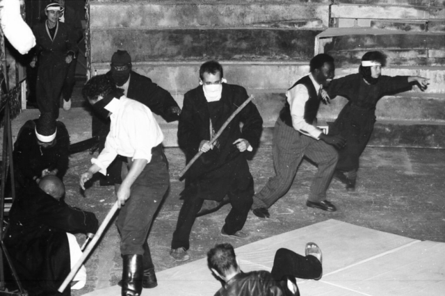 L'agression des Bandeaux Blancs contre les Jongleurs – Photo Th.Hoareau