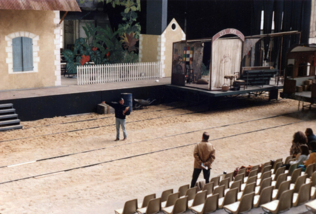 Dispositif scénique à Trappes (octobre 1996) – Photo E.Genvrin