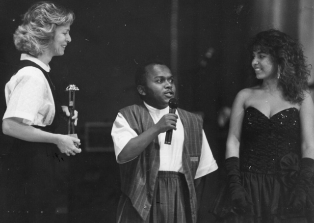 Remise du prix Volcan d'or à A.Dormeuil le 15 décembre 1990 – Photo DR