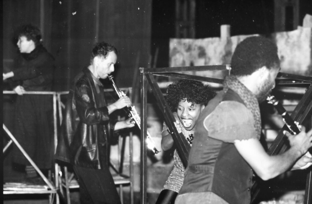Les Jongleurs. Lorian (P.-L.Rivière), Négrine (D.Perrine), Pater (J.-L.Trulès) – Photo Th.Hoareau