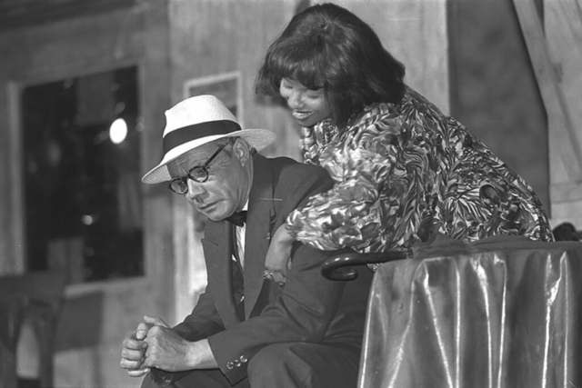 Dr Papa (D.Carrère), Paola (D.Perrine) – Photo Th. Hoareau