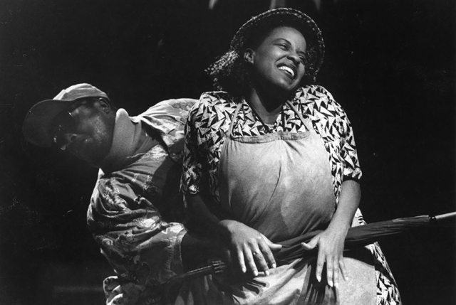 Ubu (S.Daffreville), Marcelle (D.Perrine) – Photo Th. Ramauje