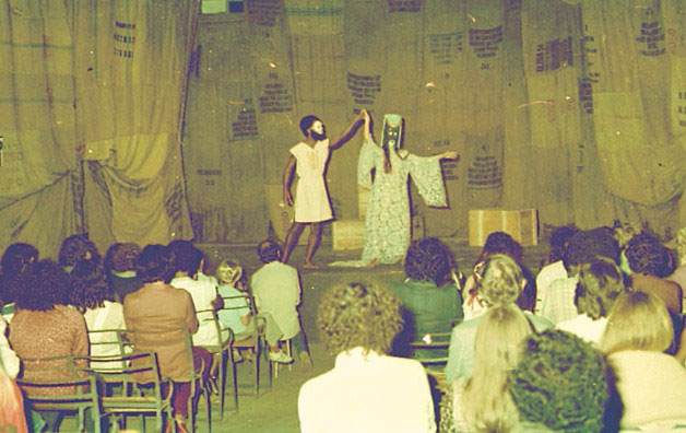 Ubu à la Salle St Jacques de Saint-Denis en 1980 – Photo E.Genvrin