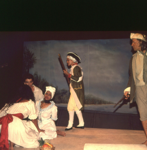 Sophie (S.Cadet), Valère (E.Cambou), Mirza (N.Angama), Le soldat (N.Leichnig), le Chasseur de Nègres (E.Genvrin) – photo B.Antoir
