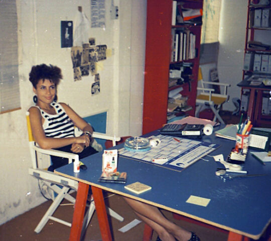 R.Pothin, attachée de presse, bureau du Grand marché, 1985