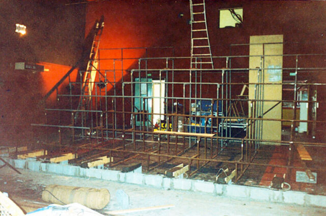 Travaux d'installation intérieure au Cinérama (1987)