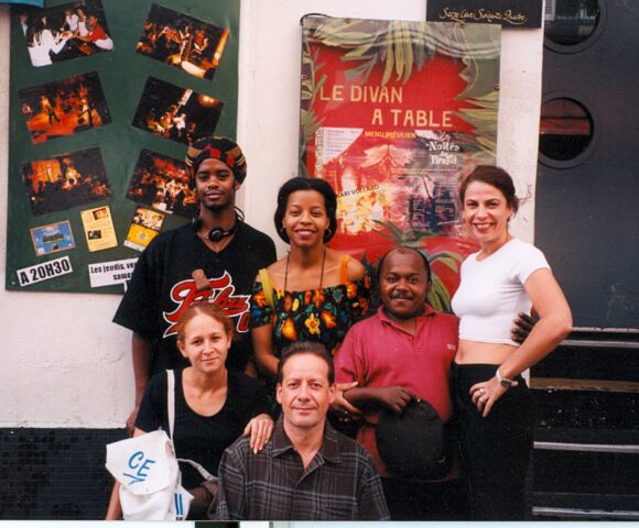 J.Amemoutou devant le Divan du Monde, Kari Vollard 1998