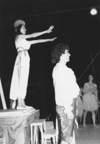 S.Boulay en déesse républicaine dans L'Esclavage des Nègres en sept 89 à Art Mafate