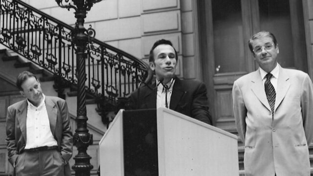 E.Genvrin, Bernard Fargeau directeur du Divan du Monde,, le maire du XVIIIè D.Vaillant , lancement Pigalle Marron, mairie du XVIIIè 1998